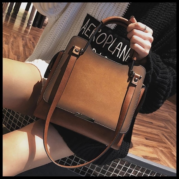 #NEW BERLIN Handbag A - Picture 2 of 6